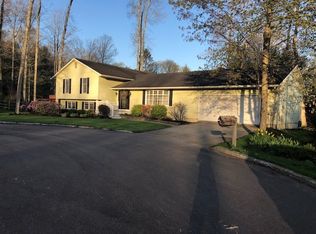 40 Munroe Dr, Shelburne, VT 05482