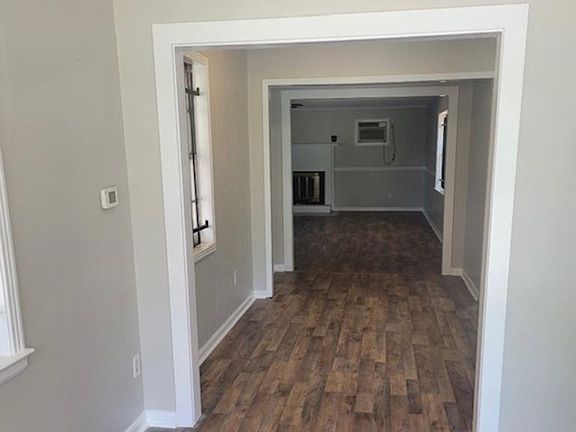 3rd image of 3127 Dahlia Dr