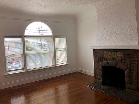 3rd image of 189 Santa Barbara Ave