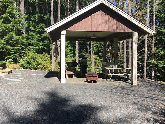 4th image of 11 N Paradise Dr