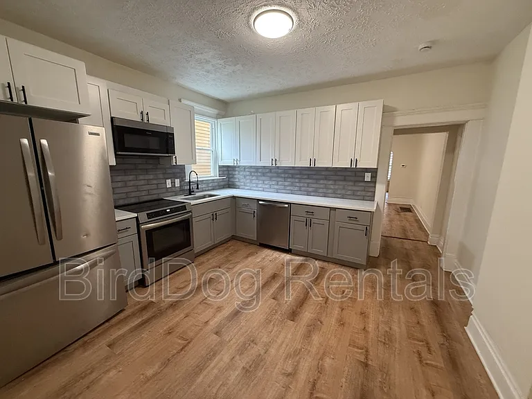 1524 Franklin Ave — Photo 7