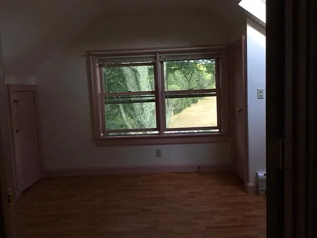 Upstairs bedroom 1