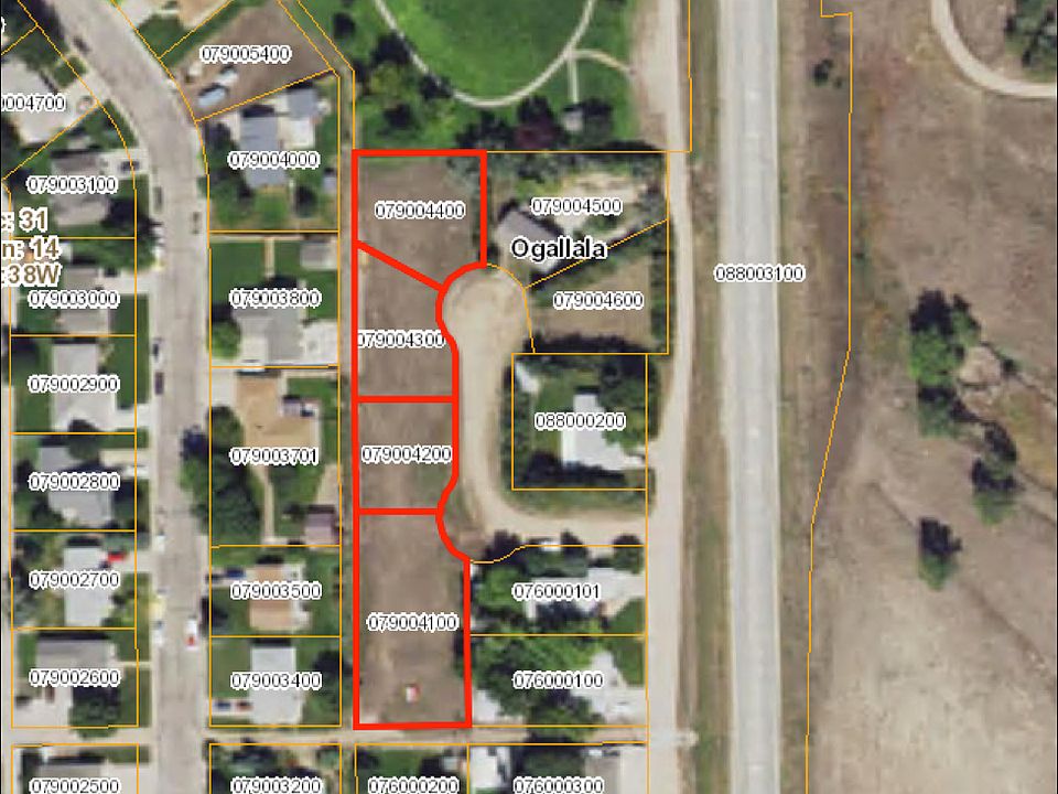 1st image of 2202 Manor Ct