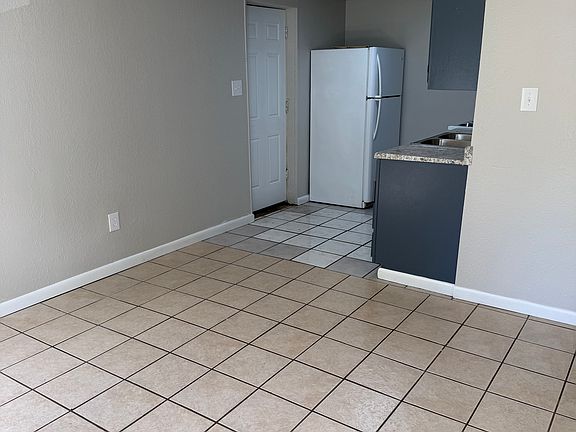 3rd image of 1022 Tucker Ave