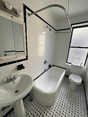 5th image of 50 Seaman Ave #4G