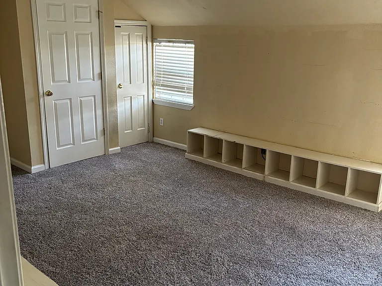 319 S Mount Pleasant Rd — Photo 28