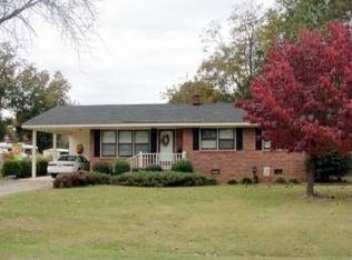 403 Carolina Ave, Clinton, NC 28328