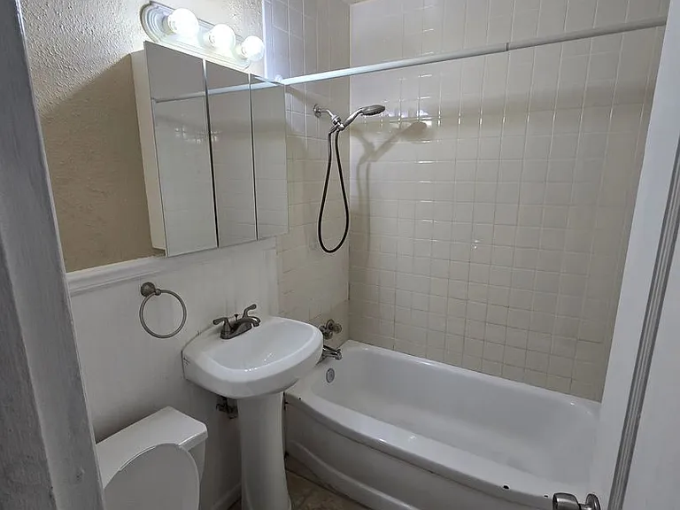 2320 SW Valley Brook Ln — Photo 4