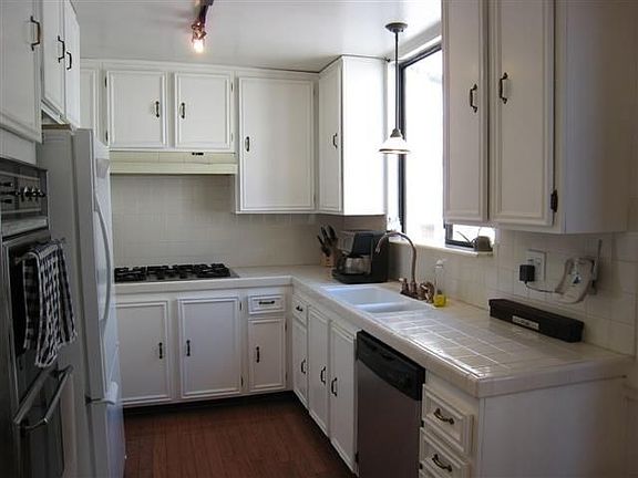 3rd image of 8611 Burton Way APT 14