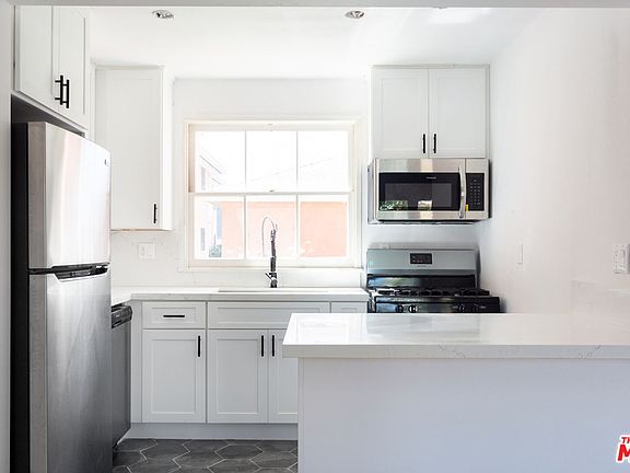 4th image of 1142 Princeton St #B
