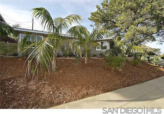 2nd image of 990 Manor Way