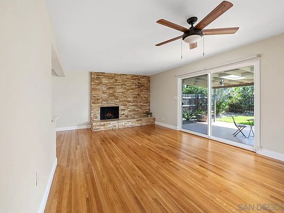 5th image of 2371 Casement St