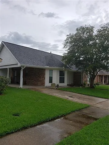 3 bed, 2.0 bath, 1624 sqft, $2,300 — Photo 3