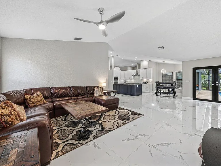 13710 Callington Dr — Photo 12