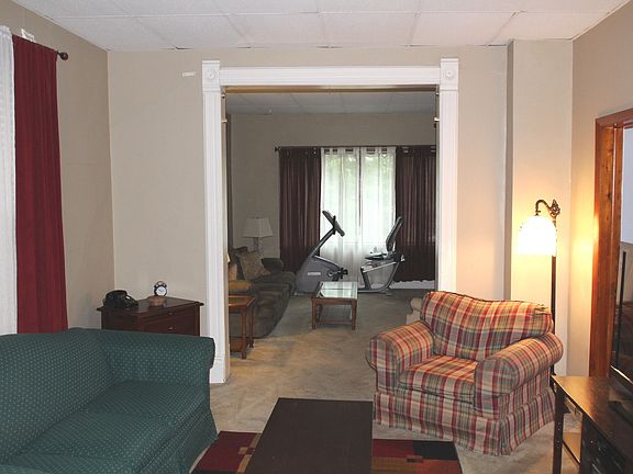 2nd image of 510 W 45th Pl
