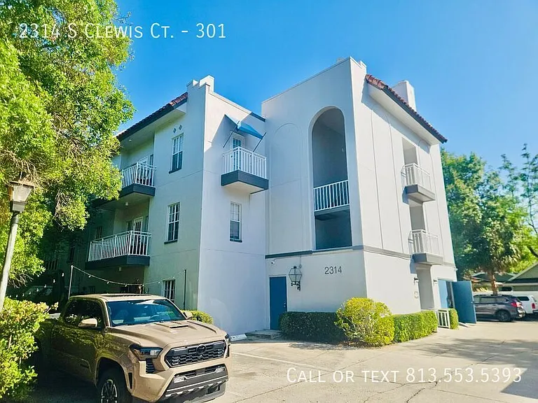 2314 S Clewis Ct #301 — Photo 3