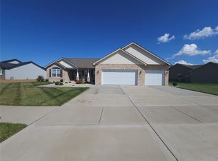 3413 Navajo Trl, Shiloh, IL 62221