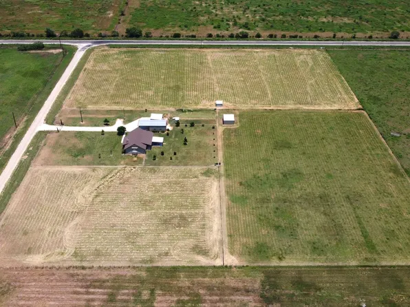 145 COUNTY ROAD 4217, Dhanis, TX 78850