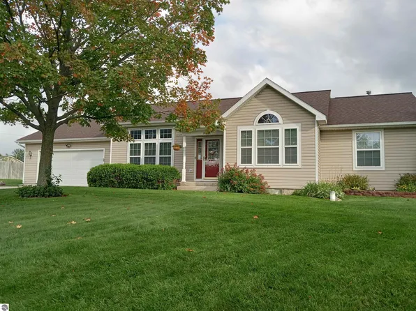 3692 Delta Dr, Traverse City, MI 49685