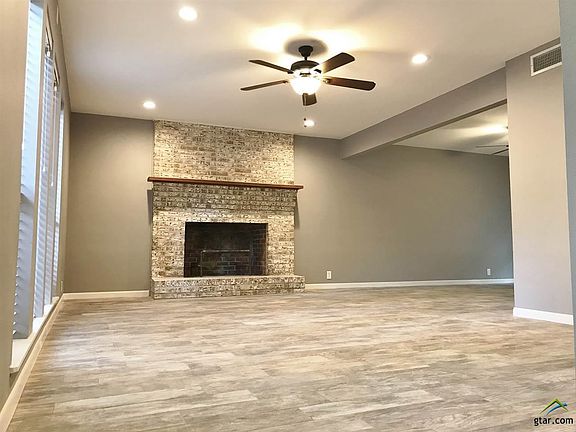 2nd image of 1101 Holly Hill Ln