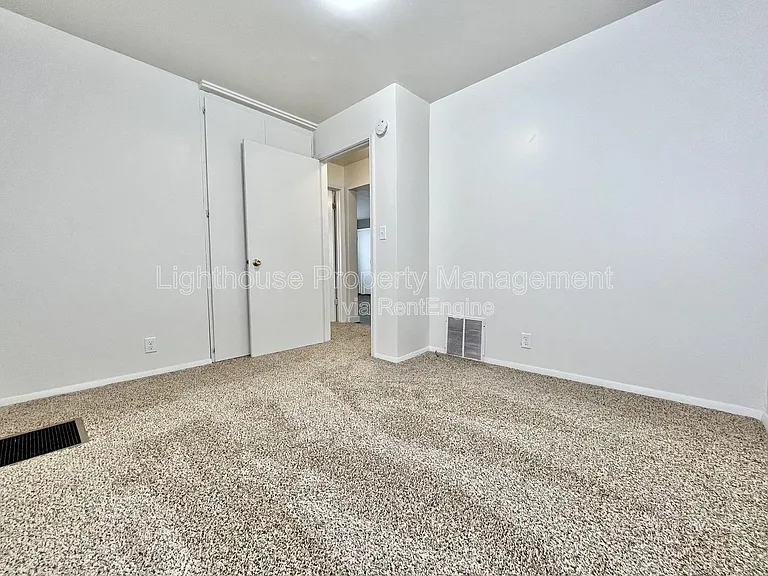 1215 Ottillia St SE #D — Photo 13