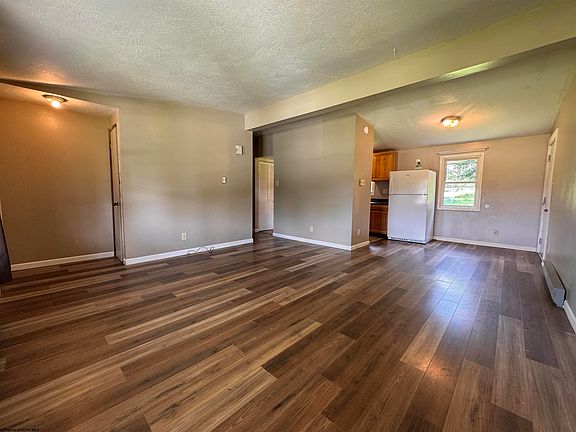 5th image of 426 Oak St