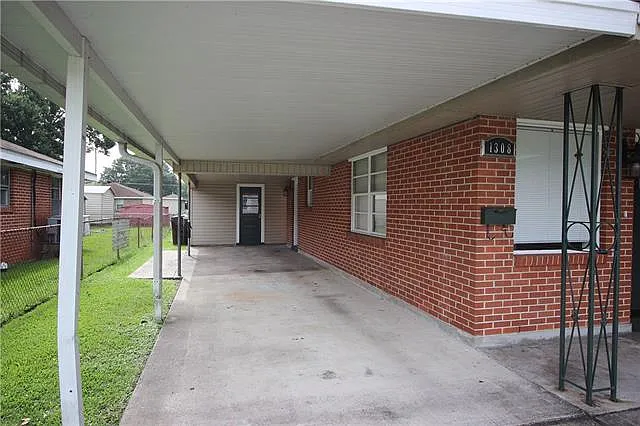 1308 Hudson St — Photo 12