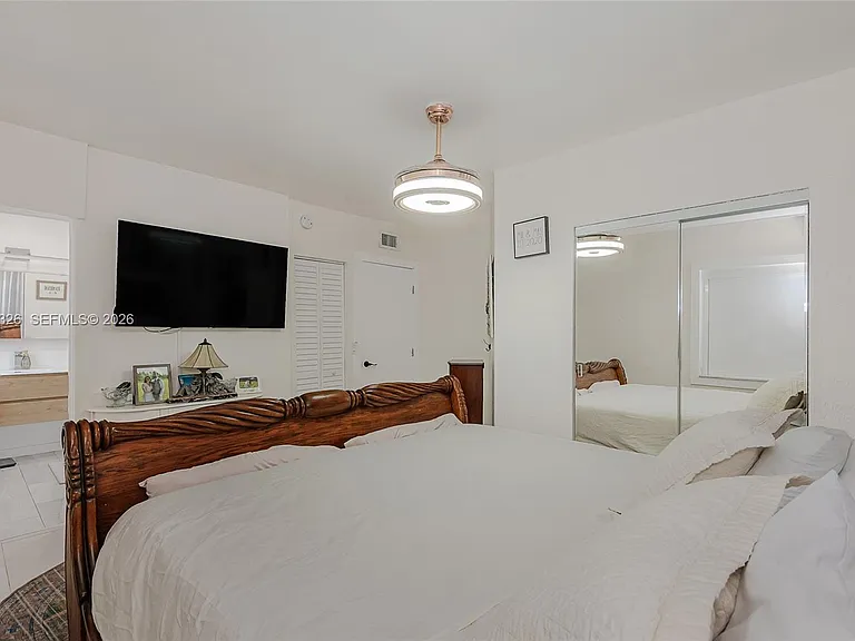9048 Carlyle Ave — Photo 15