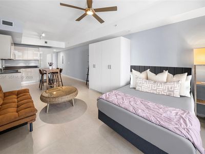Apt 3610, Miami, FL, 33131