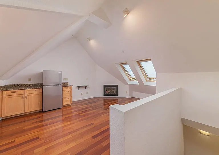 THE CLAY STREET RESIDENCES — Photo 8