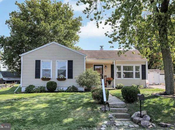 5 Poplar Dr, Mechanicsburg, PA 17050