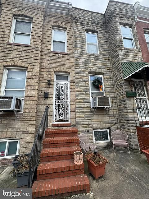 1st image of 1453 Woodall St