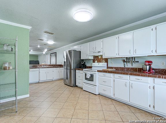 5th image of 4034 Shenandale St