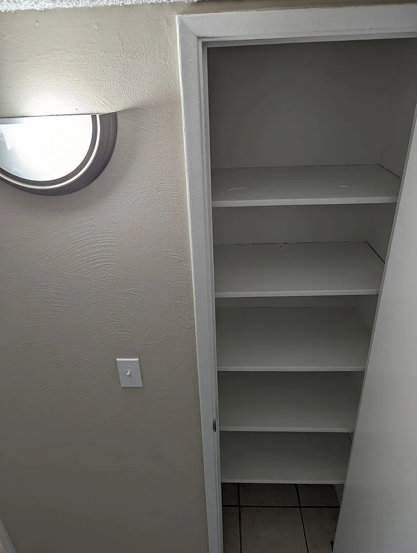 Villa Del Rey Apartment Homes — Photo 3