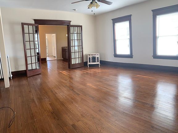 3rd image of 414 Cory Ave