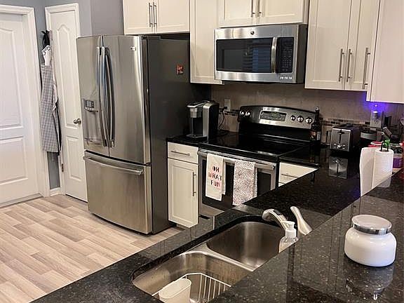3rd image of 5150 Bay Isle Cir