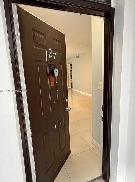 216 Lake Pointe Dr — Photo 1