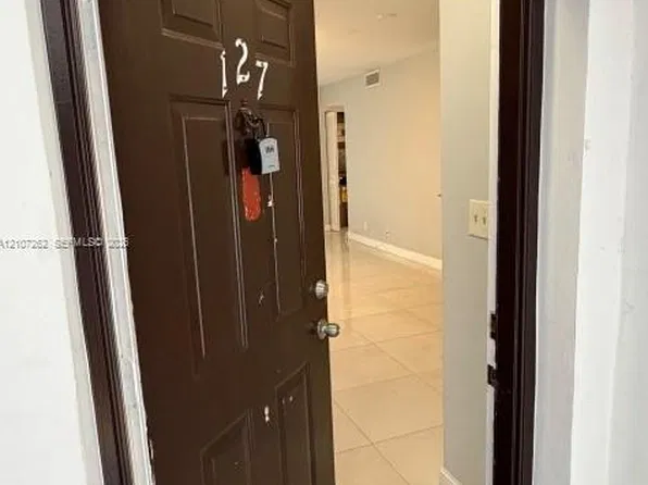 216 Lake Pointe Dr APT 127, Fort Lauderdale, FL 33309
