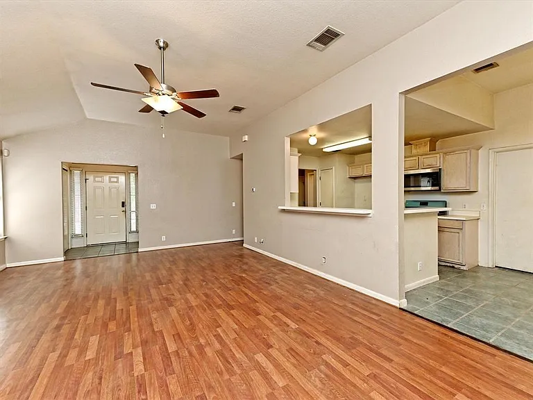 14700 Menifee St — Photo 8