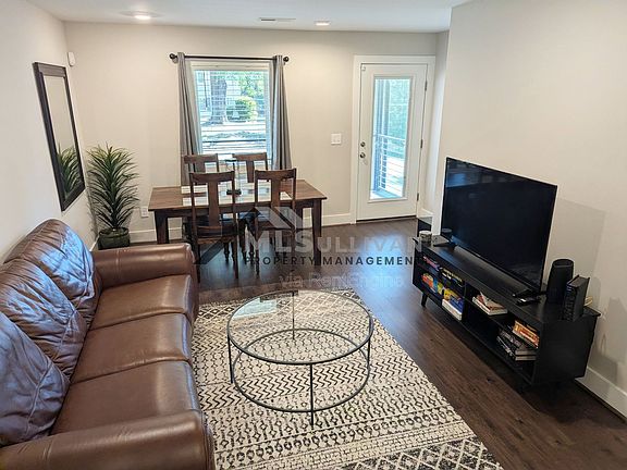 2nd image of 144 E Tryon St #5