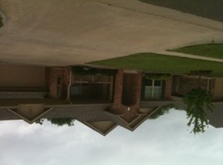 704 Hedgewood Dr, Moore, OK 73160