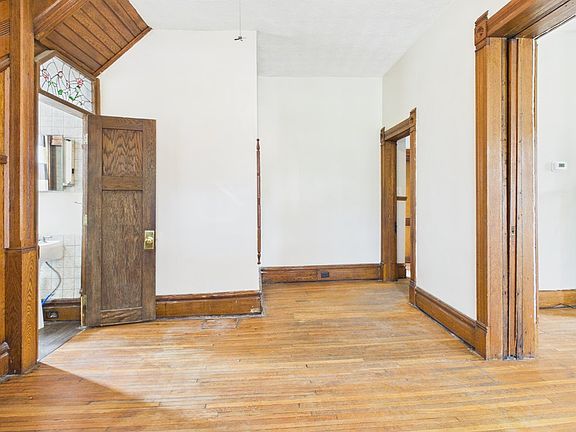 2nd image of 246 Maple Avenue
