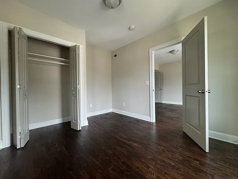203 Howe Ave #203 — Photo 9