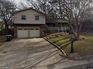 2604 Oak Cliff Ln, Arlington, TX 76012