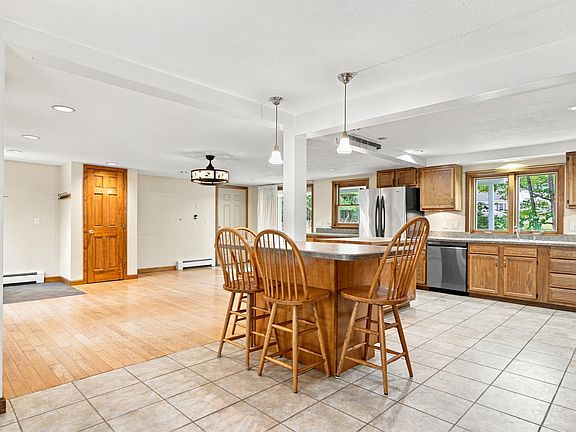 3rd image of 24 Little Lane