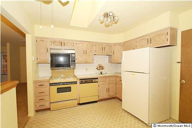 2nd image of 31 Penwood Drive