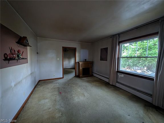 2nd image of 433 Allenford St