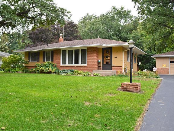 2nd image of 111 Flandrau Pl