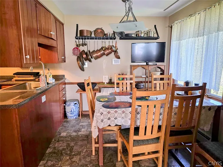 5251 Irish Ridge Rd — Photo 4