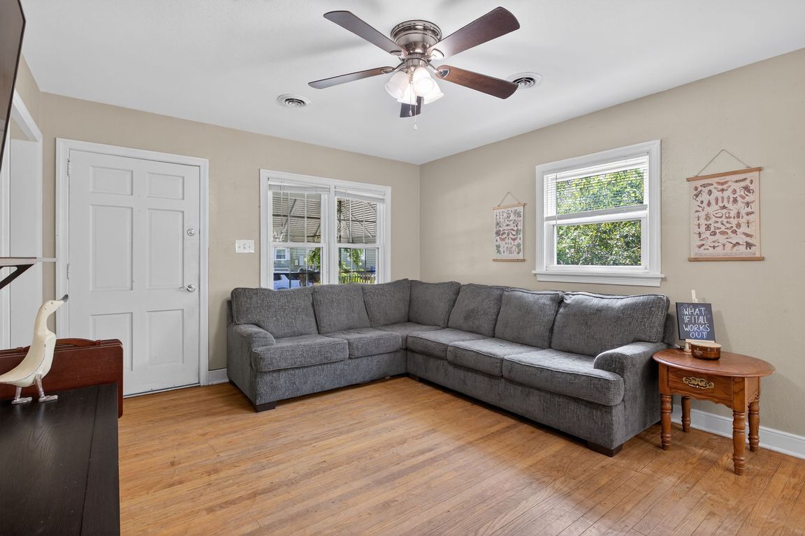 next background image